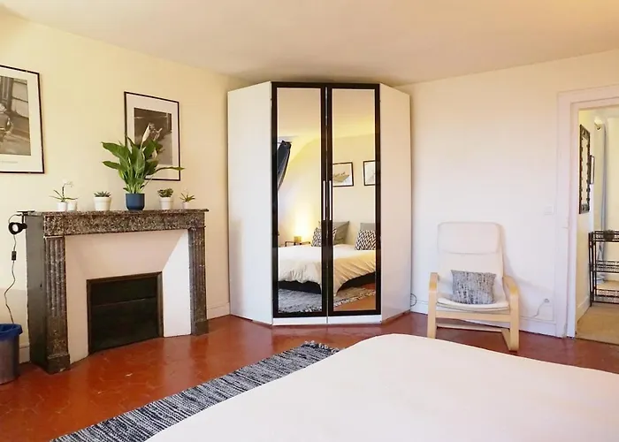 Апартаменты Spacieux A 5 Minutes Du Chateau De